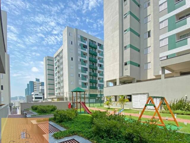 #65 - Apartamento para Venda em Criciúma - SC