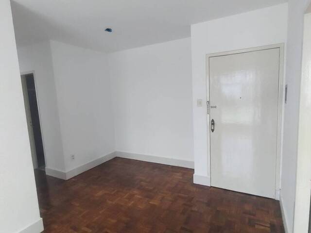#83 - Apartamento para Venda em Criciúma - SC