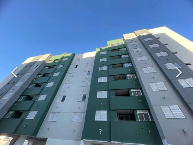 #94 - Apartamento para Venda em Criciúma - SC