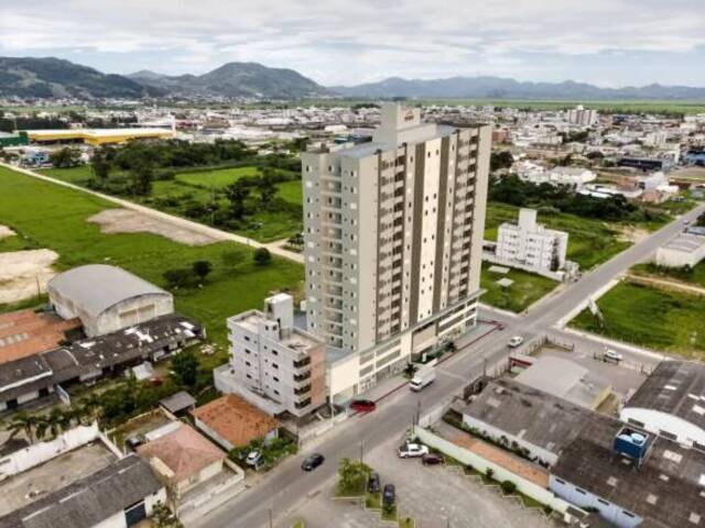 #100 - Apartamento para Venda em Tubarão - SC - 2